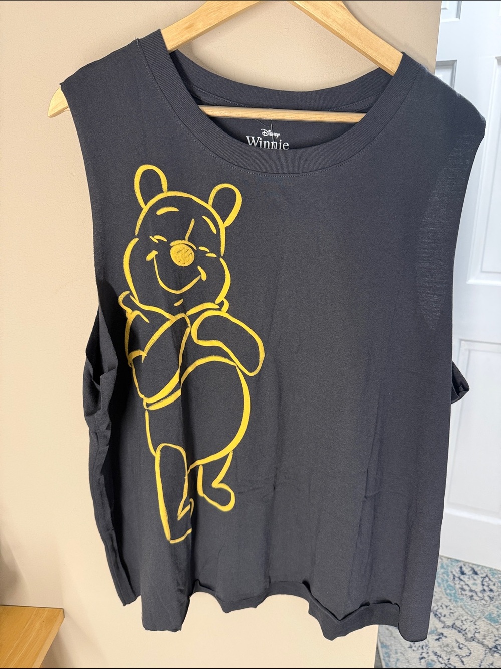 Winnie the Pooh graphic sleeveless shirt